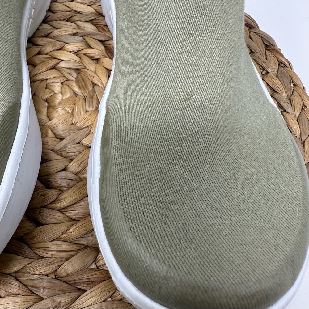 OOFOS Olive Green Slip-On Sneakers with White Sole - Picture 10 of 10